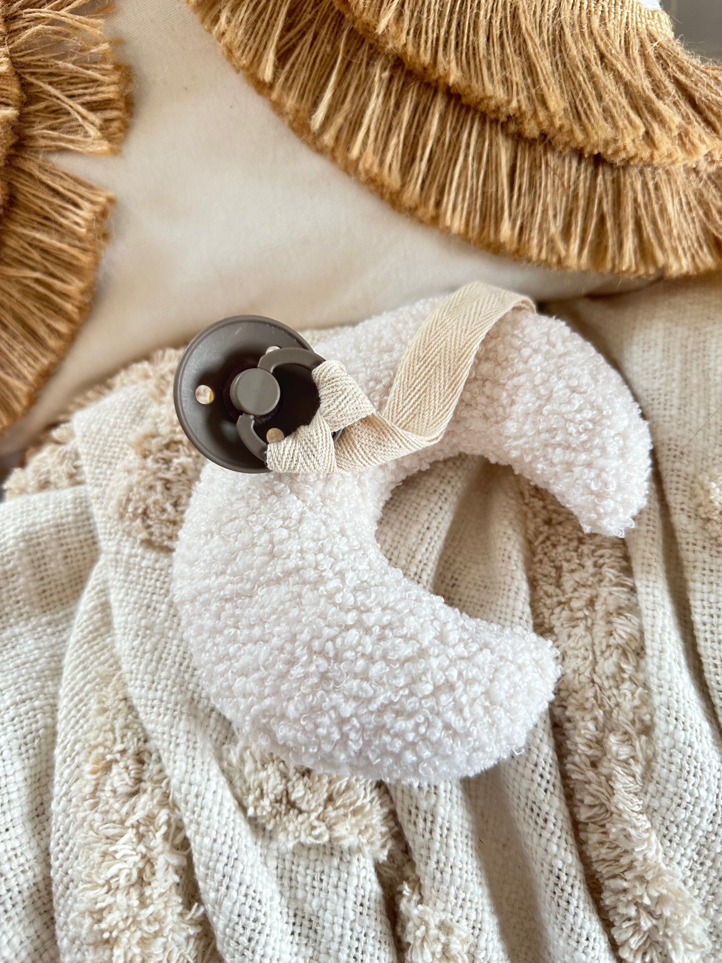 Attache tétine/doudou lune - Écru