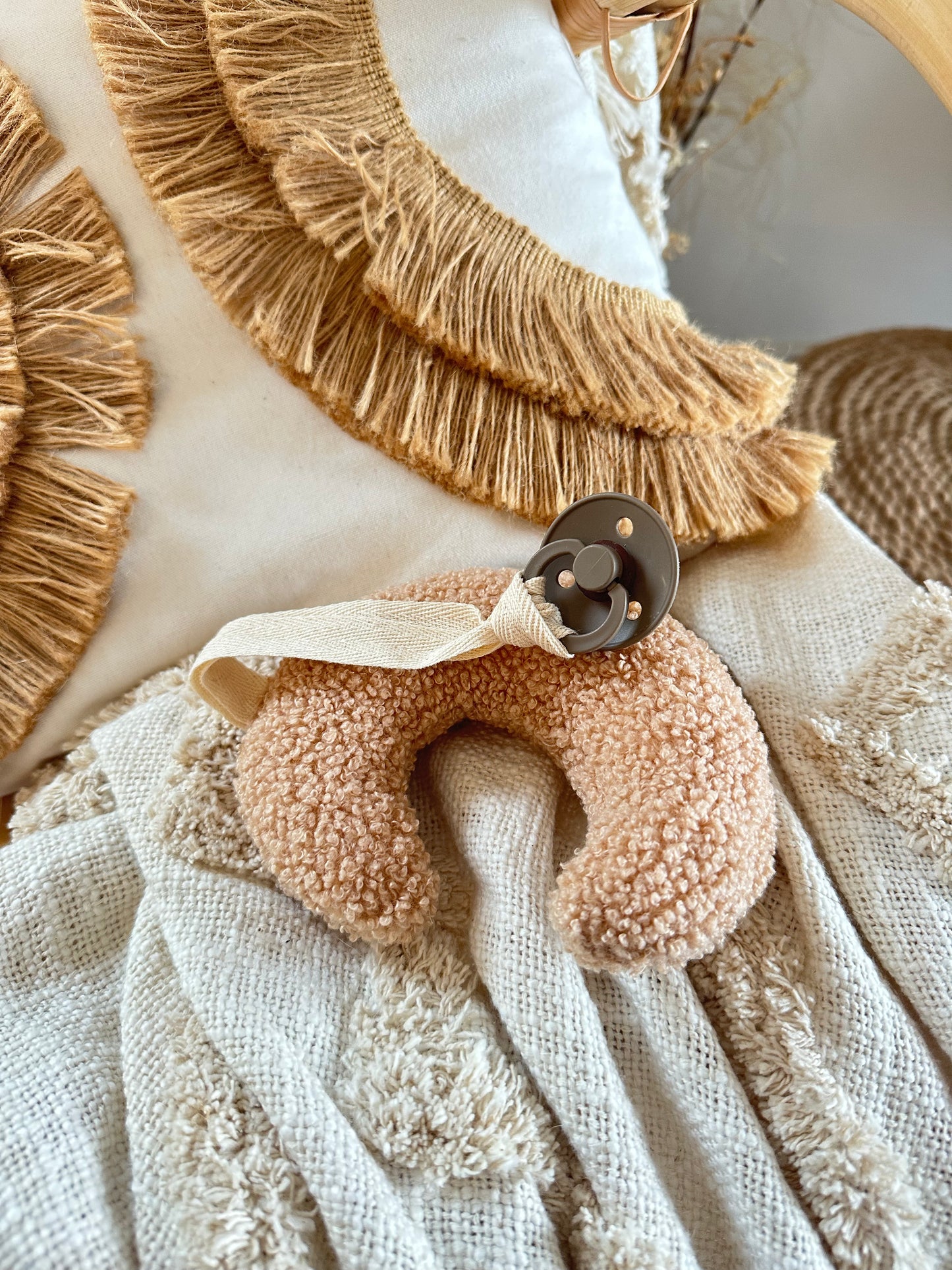 Attache tétine/doudou lune - Beige