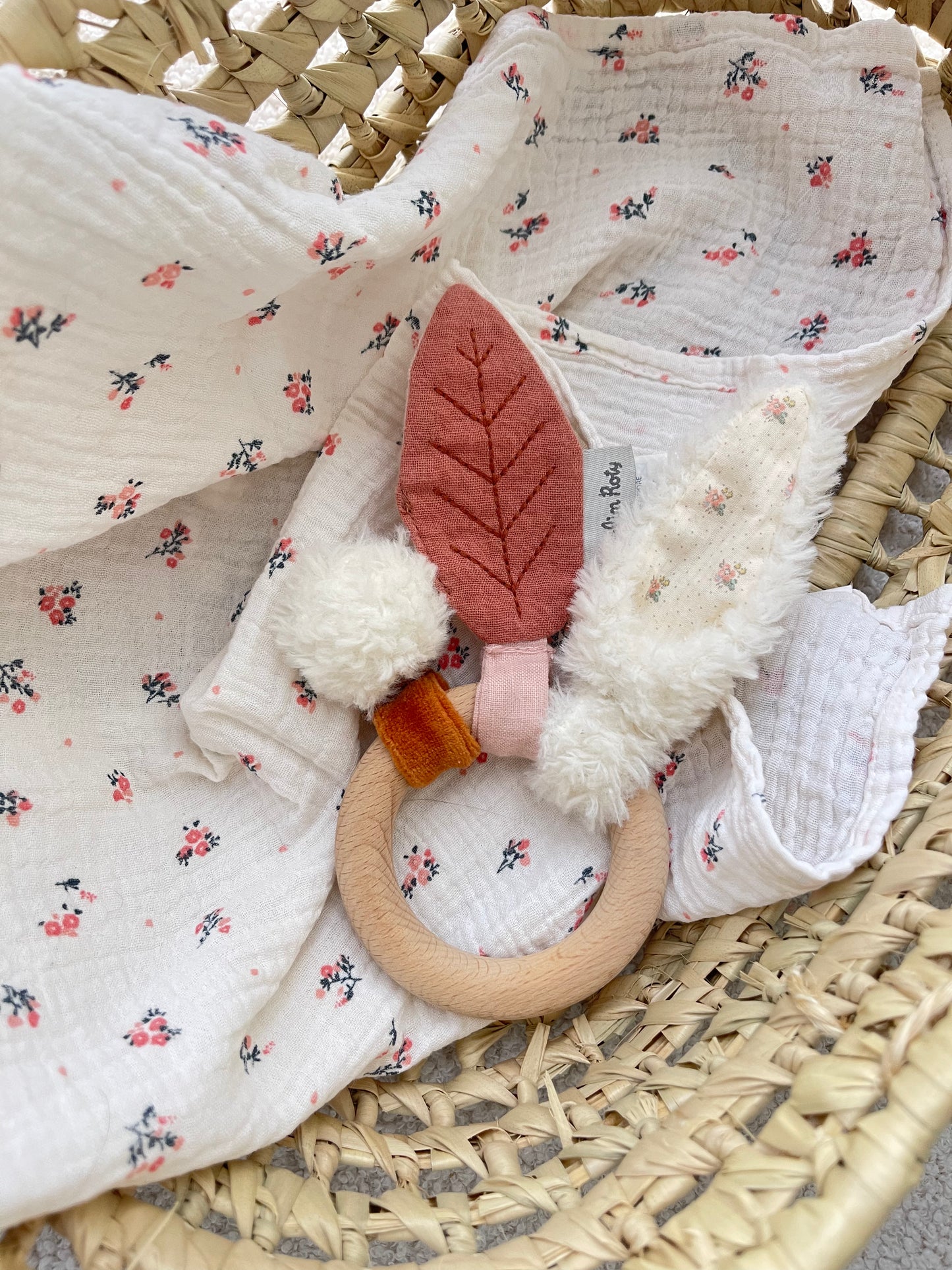 Hochet doudou/bois - Lapin