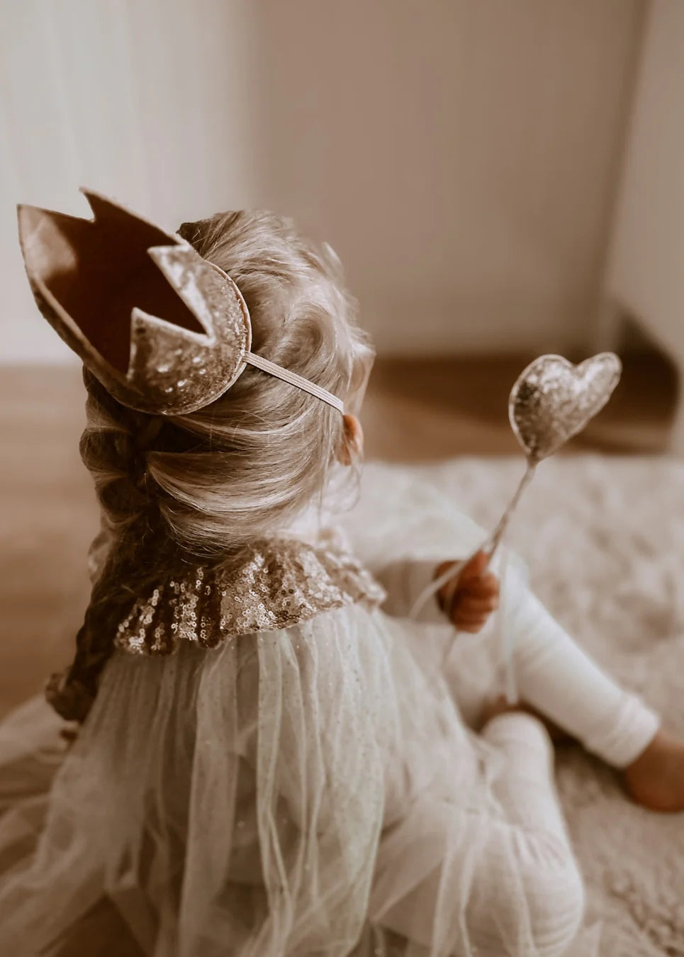 Déguisement " La Reine d'Or " - Baguette Magique Sequin