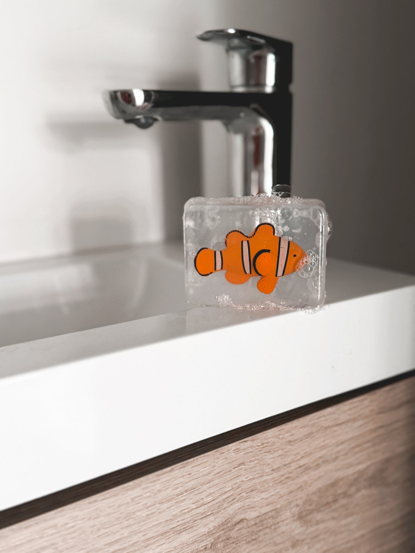 Savon transparent avec figurine - Animaux nordiques/marins