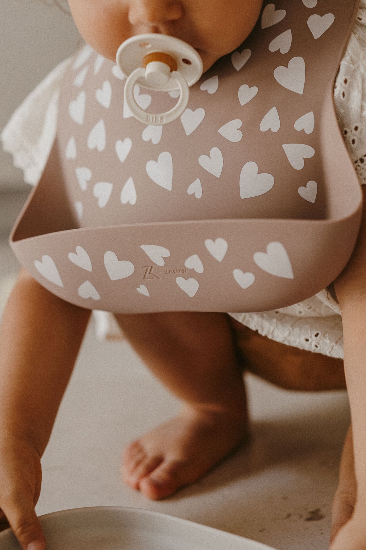 Bavoir en silicone - Fall in love Taupe